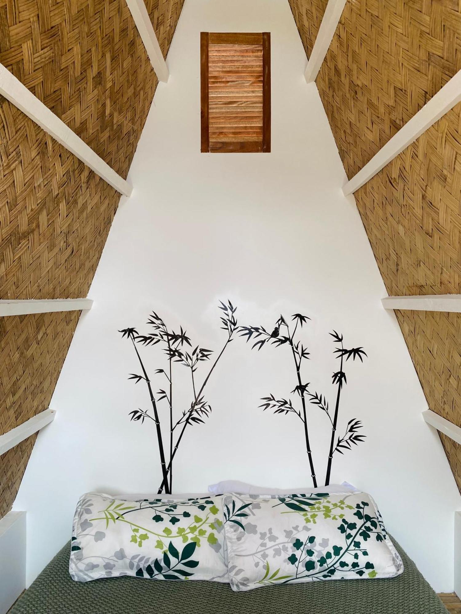 Happy Monkey Hostel Эль-Нидо Экстерьер фото